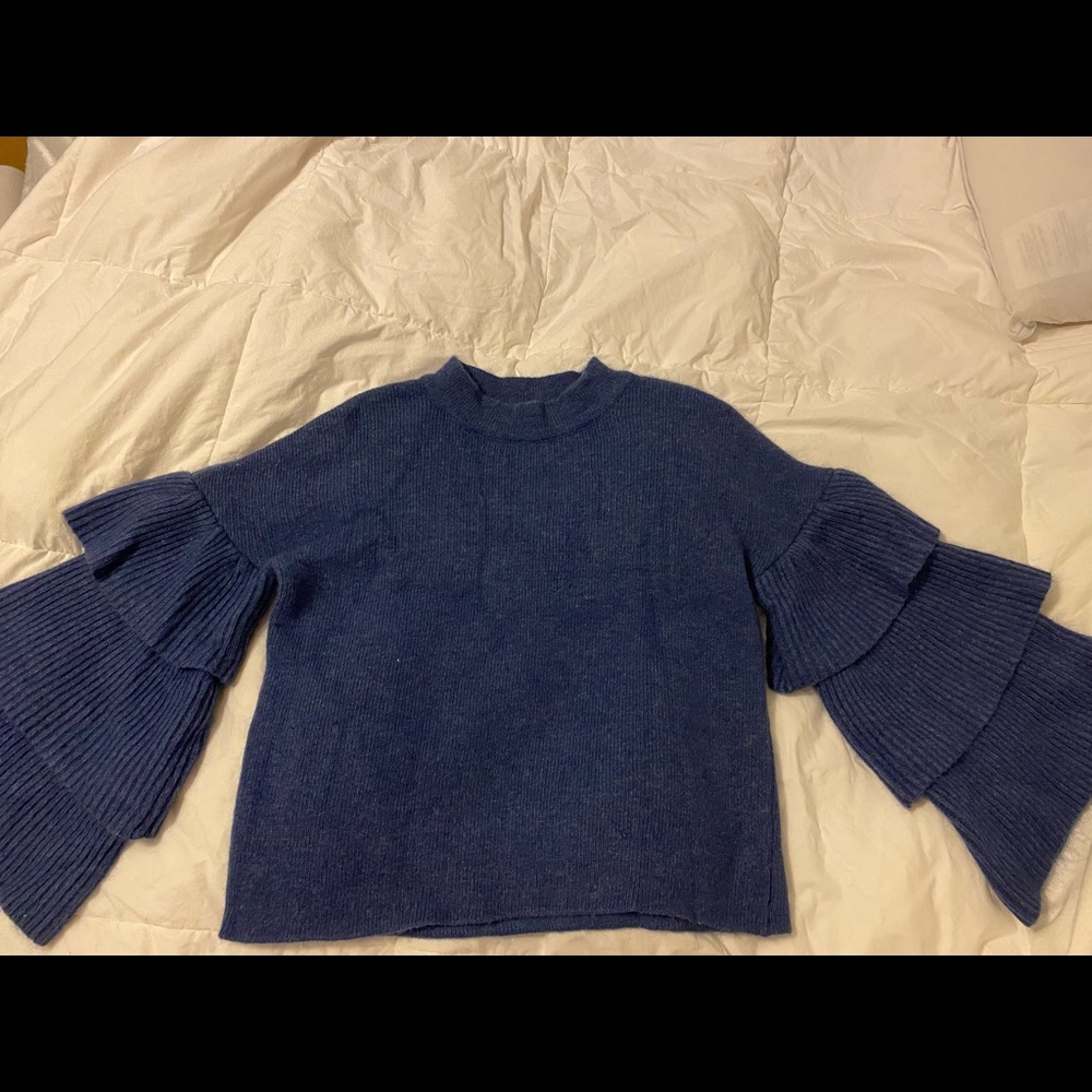 Gianni Bini sweater with layered sleeves